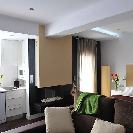 Gaudint Barcelona Suites-3